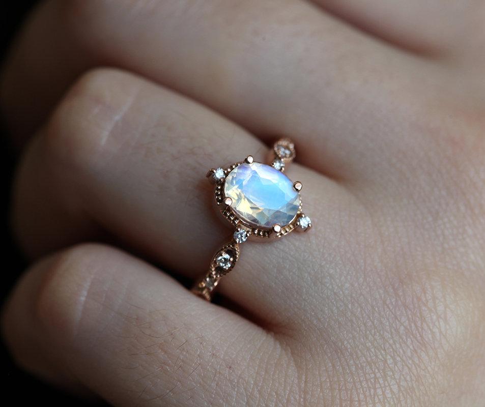 Arya Blue Moonstone Ring, Oval Moonstone Ring – Capucinne