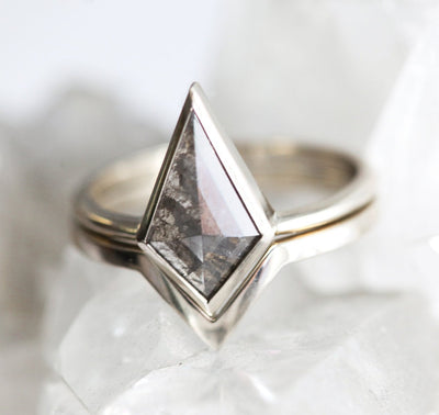 Kite Salt & Pepper Diamond Ring Set