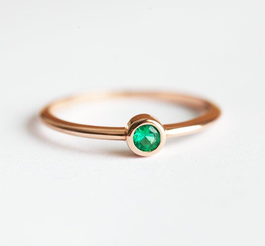 Solitaire Style Green Round Emerald Ring