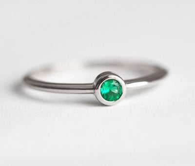 Solitaire Style Green Round Emerald Ring
