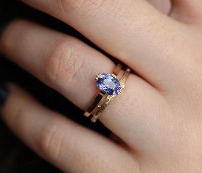 Pink Purple Oval Tanzanite Solitaire Yellow Gold Ring Set
