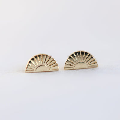 Sunrays gold stud earrings