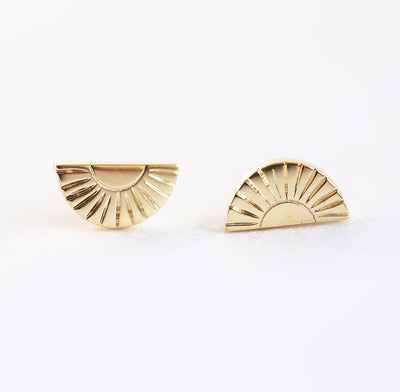 Sunrays gold stud earrings