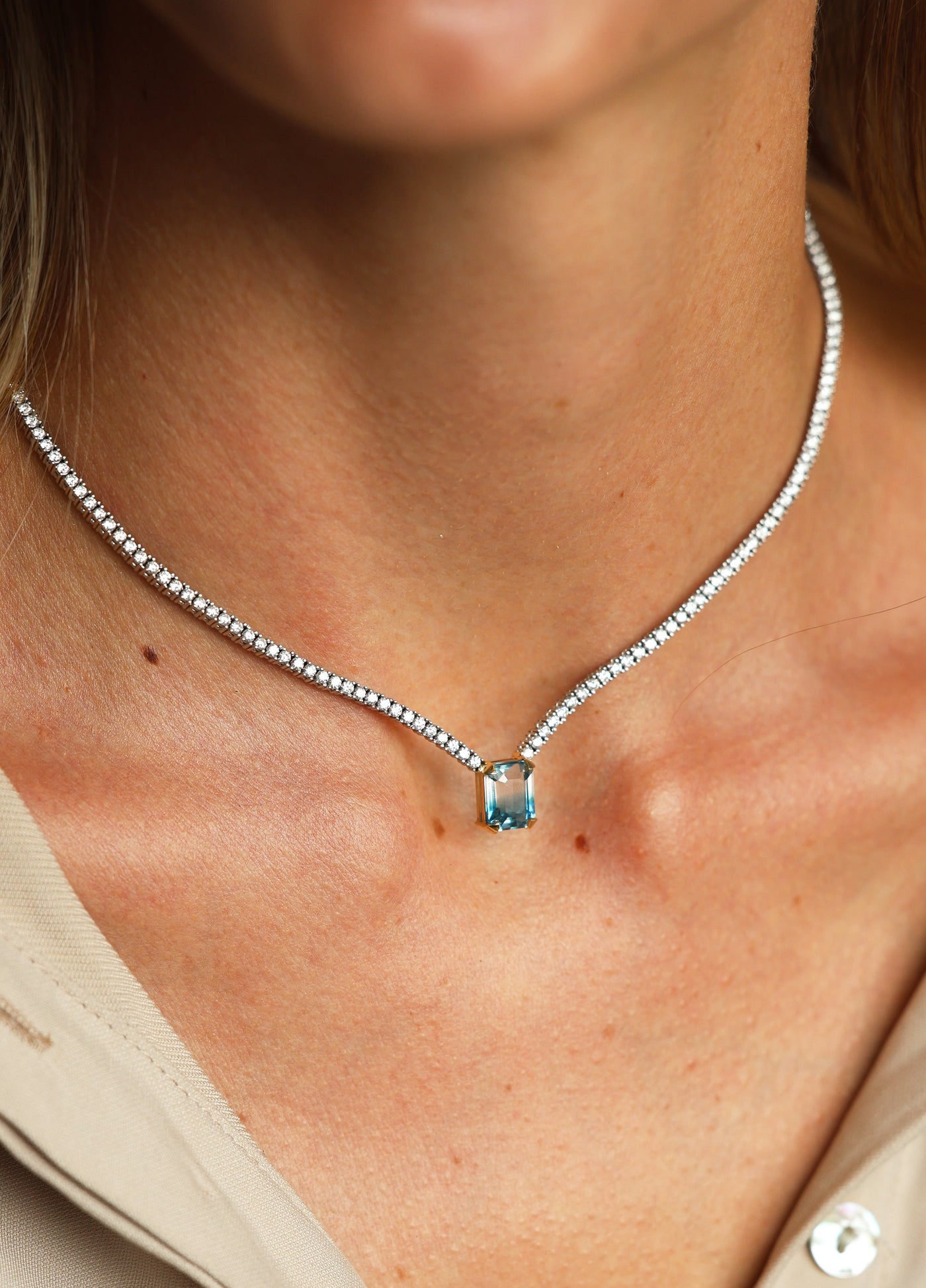 Arwen diamond choker with bicolor sapphire