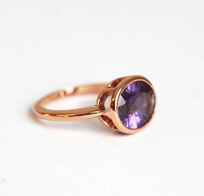Oval Amethyst Solitaire Gold Ring