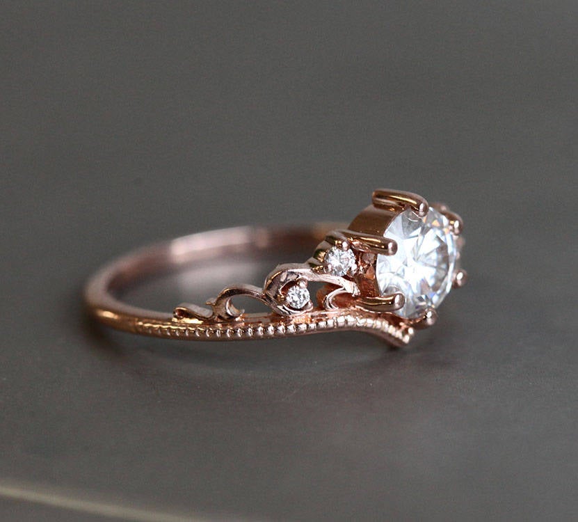 BELLA VINTAGE MOISSANITE AND DIAMOND RING-Capucinne