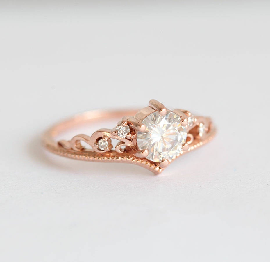 BELLA ROYAL DIAMOND RING-CapucinneElegant Round White Diamond Prong Wedding Ring with intricate side White Diamonds