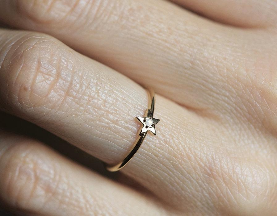Minimalist Five-Pointed Star Opal Yellow Gold Ring