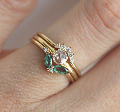 Marquise-Cut Alexandrite Ring with 2 Round Diamonds and a Round White Diamond Main Ring
