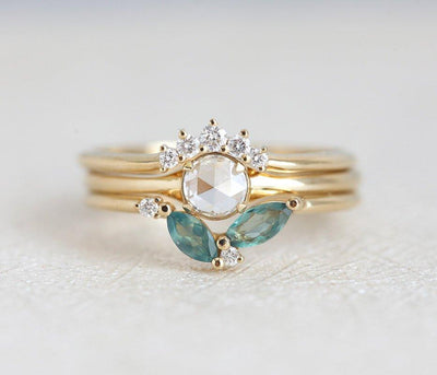 Marquise-Cut Alexandrite Ring with 2 Round Diamonds and a Round White Diamond Main Ring