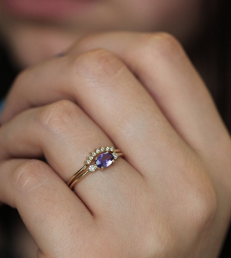 Three-Stone Purple Oval Tanzanite Ring with 2 Accent Round White Diamonds and Crown Diamond Band