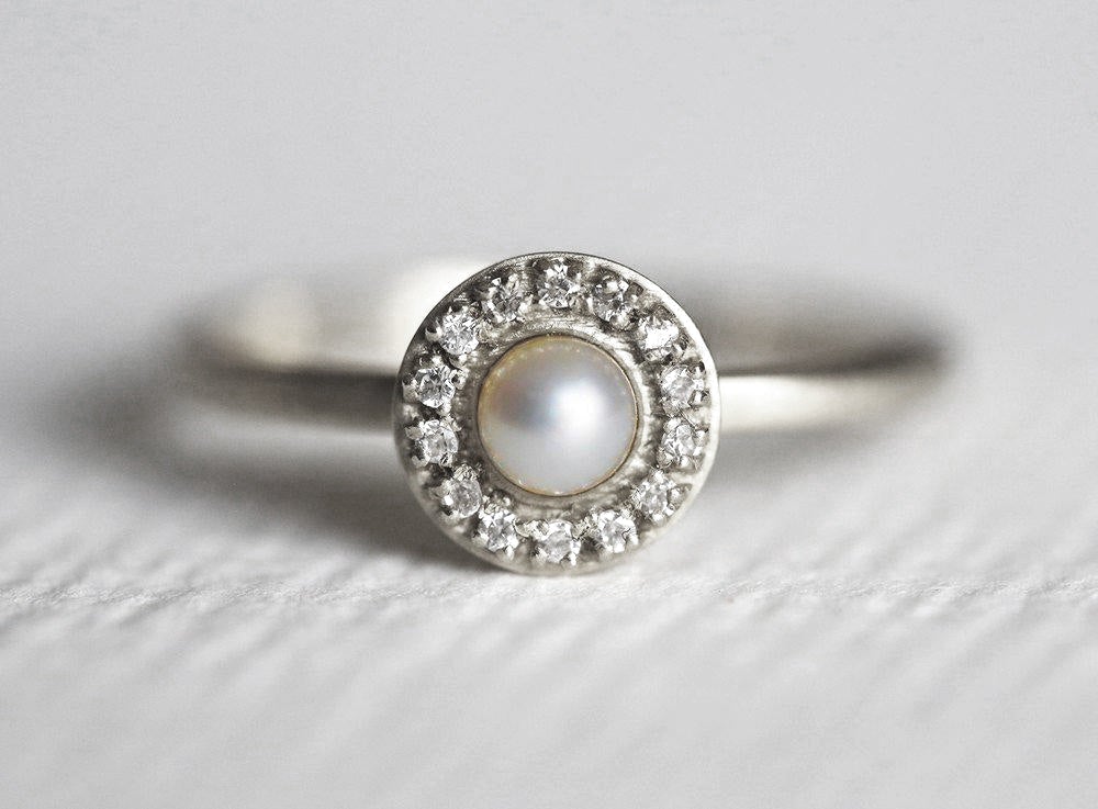 CADENCE ROUND PEARL RING-Capucinne