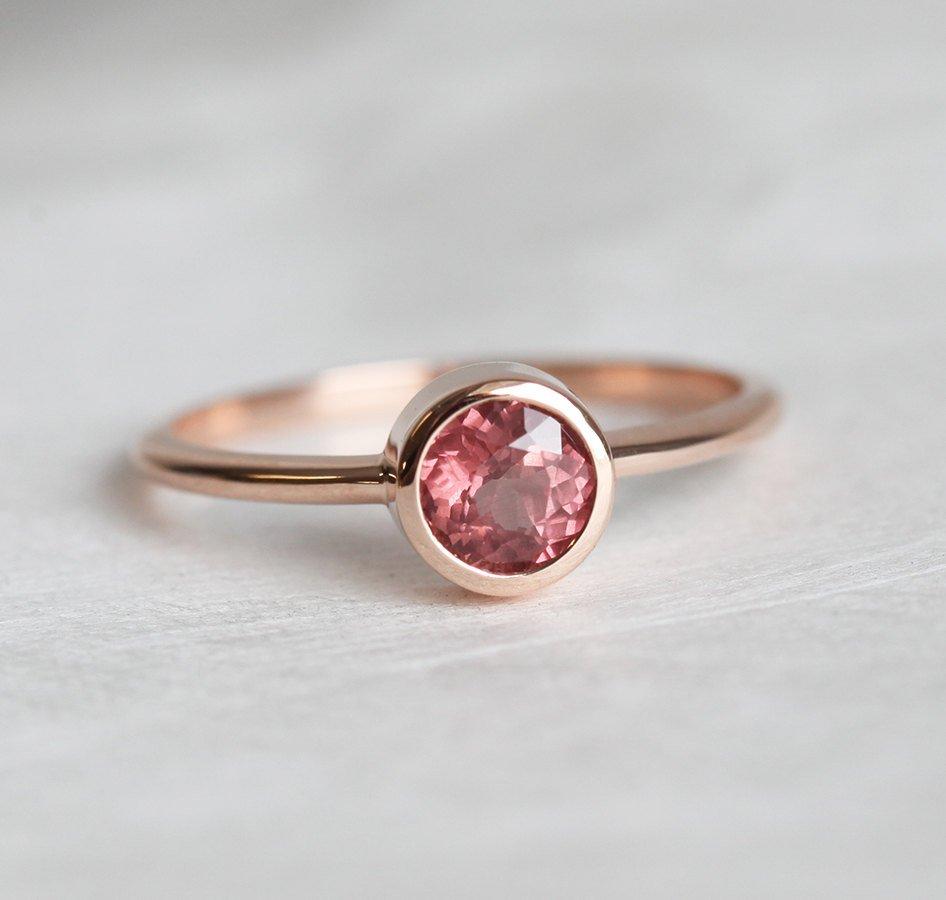 Red Round Solitaire Garnet Gold Ring