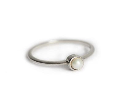 Celia Round Pearl Ring-Capucinne