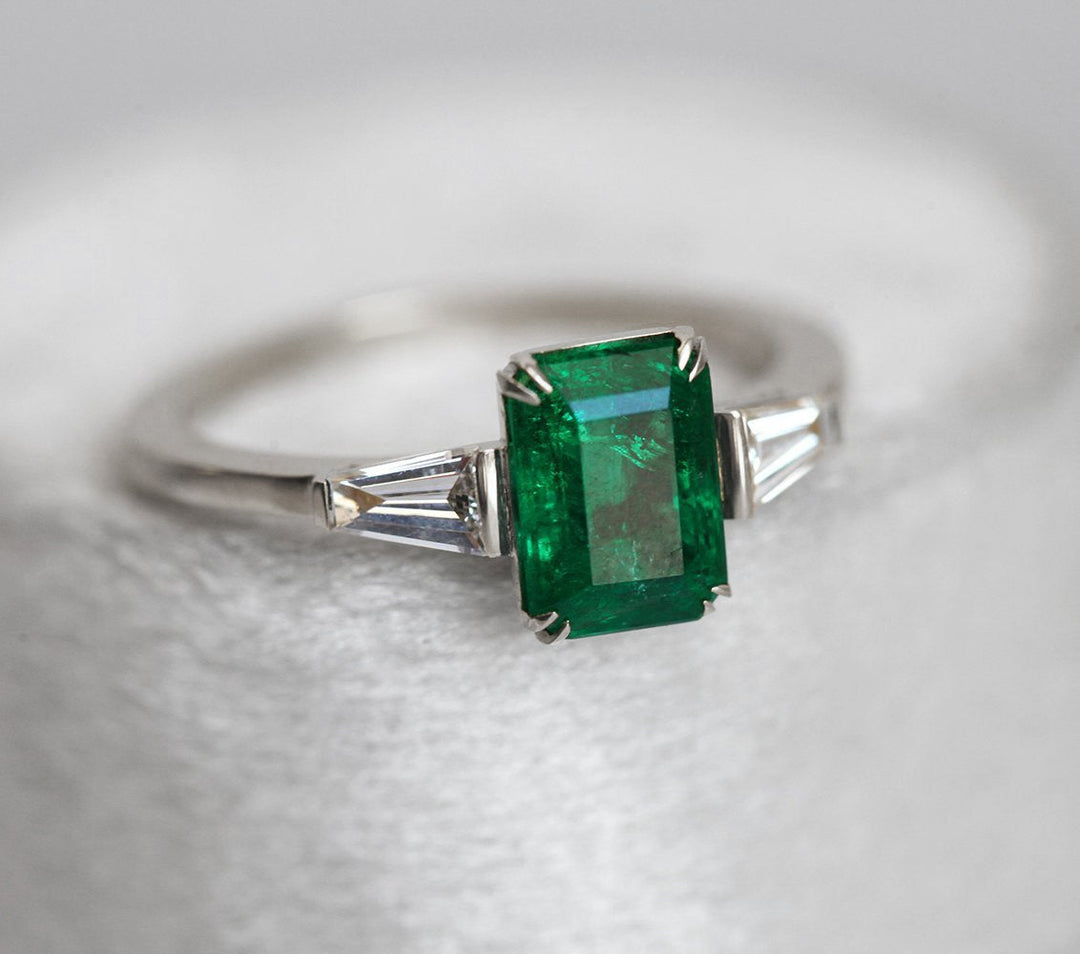 Emerald ring shops