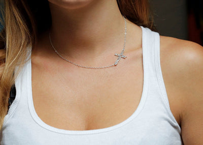 Personalized cross-shaped name gold necklace