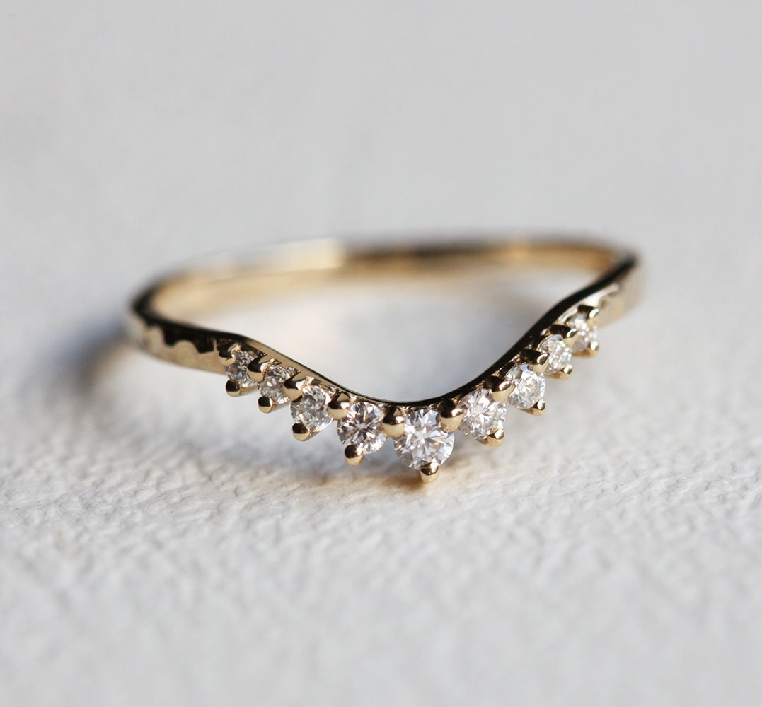 Curved Hammered Ring with Round White Diamond