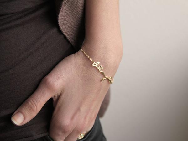 Gold chain bracelet with personalized signature