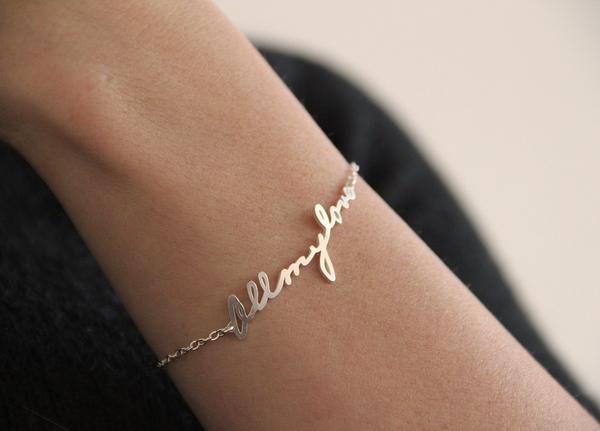 Gold chain bracelet with personalized signature