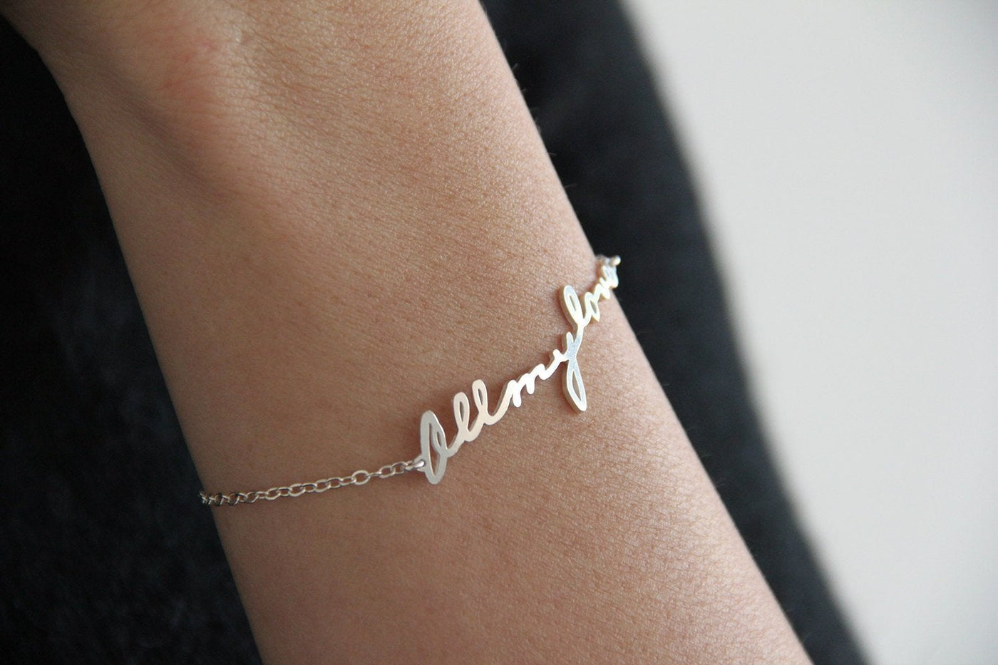 Gold chain bracelet with personalized signature