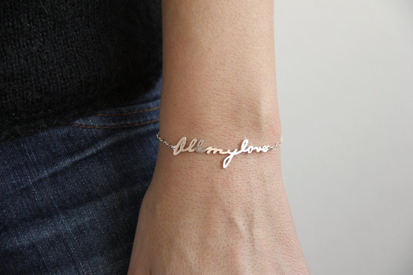 Gold chain bracelet with personalized signature