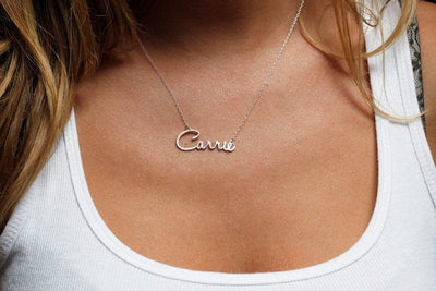Gold necklace with personalized word