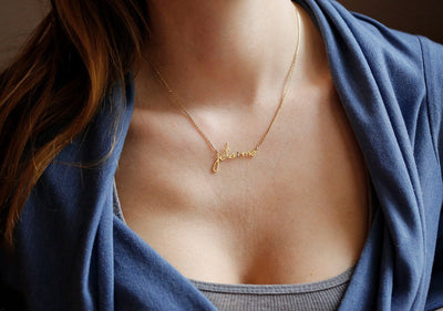 Gold necklace with personalized name