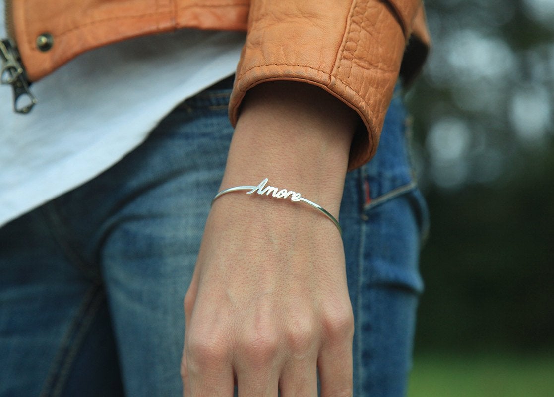 Gold bracelet with personalized signature