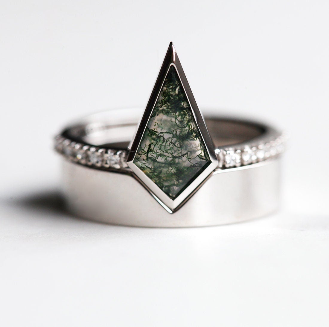 Kite Moss Agate Ring with Side White Round Diamonds and a Nesting Band