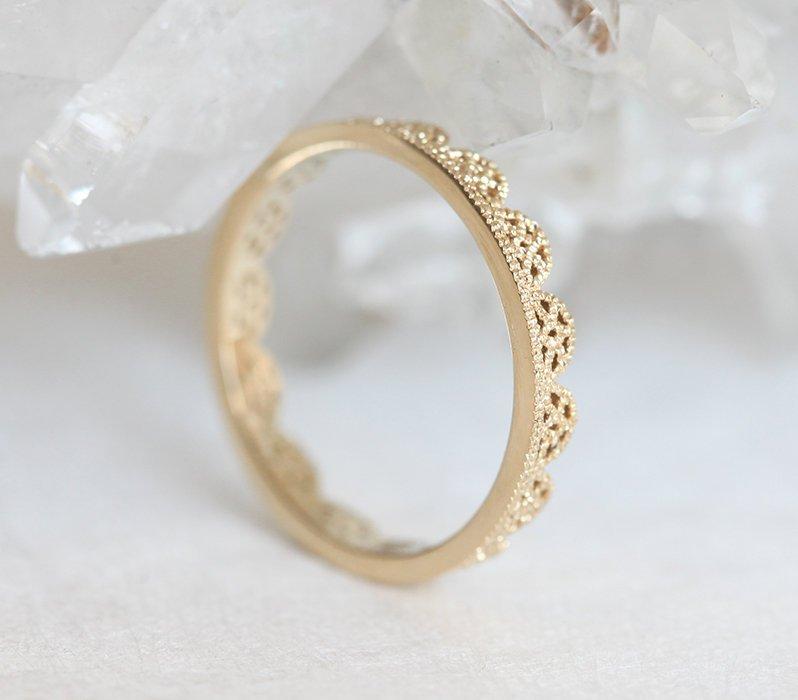 Gold lace filigree wedding ring