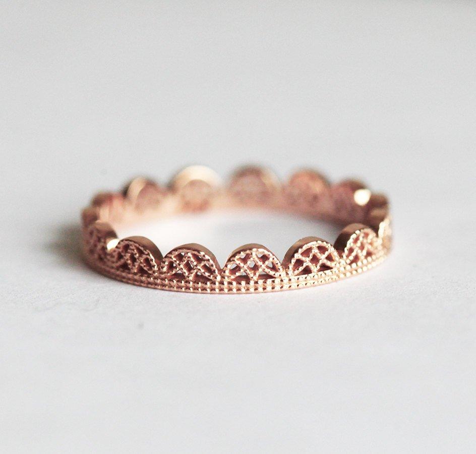 Gold lace filigree wedding ring