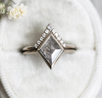 Kite Salt & Pepper Diamond Ring Set with Side White Diamonds