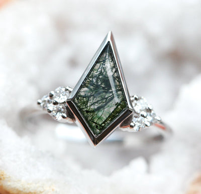 Green Kite Moss Agate Ring with Accent White Round Diamonds