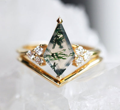 Green Kite Moss Agate, Yellow Gold Ring Set with Accent White Round Diamonds
