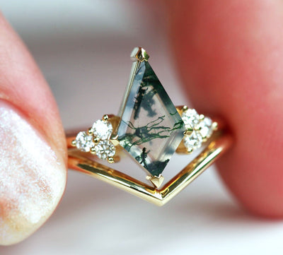 Green Kite Moss Agate, Yellow Gold Ring Set with Accent White Round Diamonds