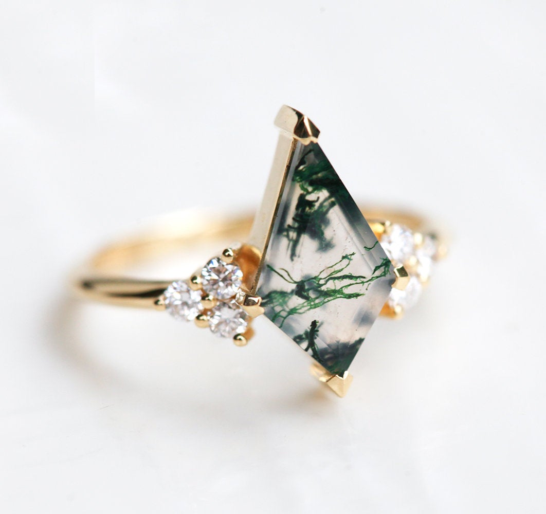 Green Kite Moss Agate Ring with Accent White Round Diamonds