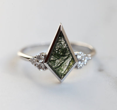 Green Kite Moss Agate Ring with Accent White Round Diamonds