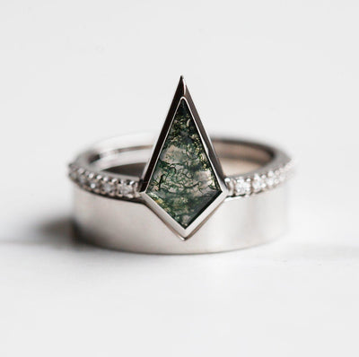 Kite Moss Agate Ring with Side White Round Diamonds and a Nesting Band