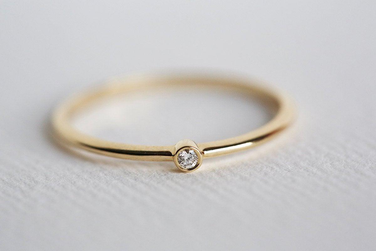 Round white natural diamond wedding ring set