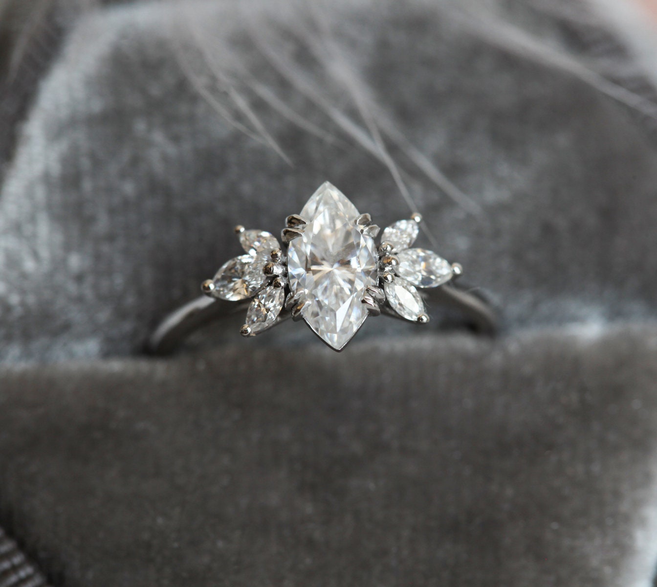 DELLA ENGAGEMENT RING-Capucinne