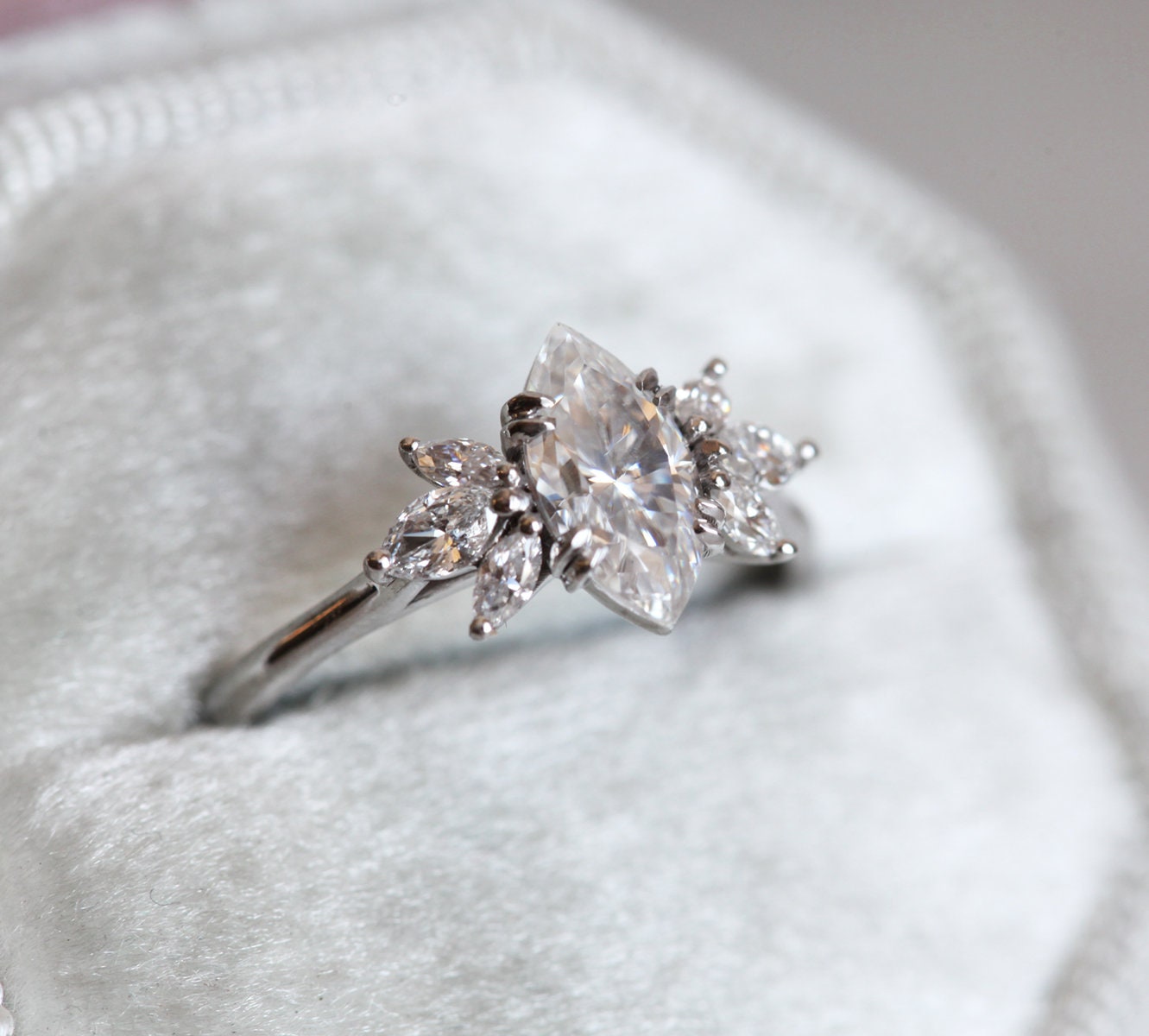 DELLA ENGAGEMENT RING-Capucinne