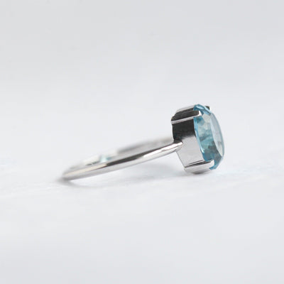 Oval Aquamarine Ring