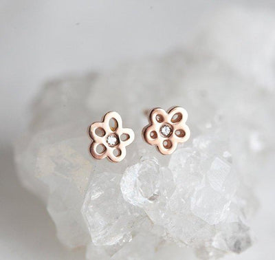 Round diamond stud floral gold earrings