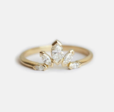 Marquise-Cut White Diamond Ring with 5 diamonds in total