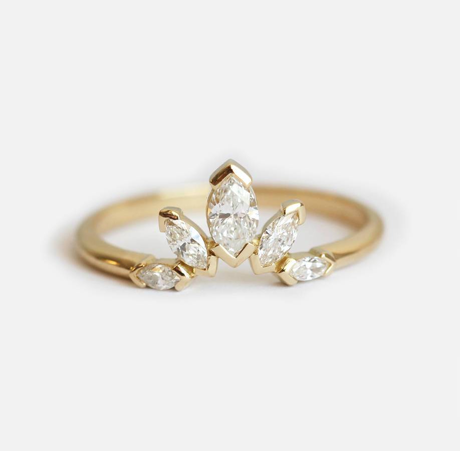 Marquise-Cut White Diamond Ring with 5 diamonds in total