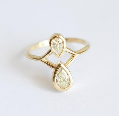 Diamond Ring Set, Pear Cut Wedding Ring