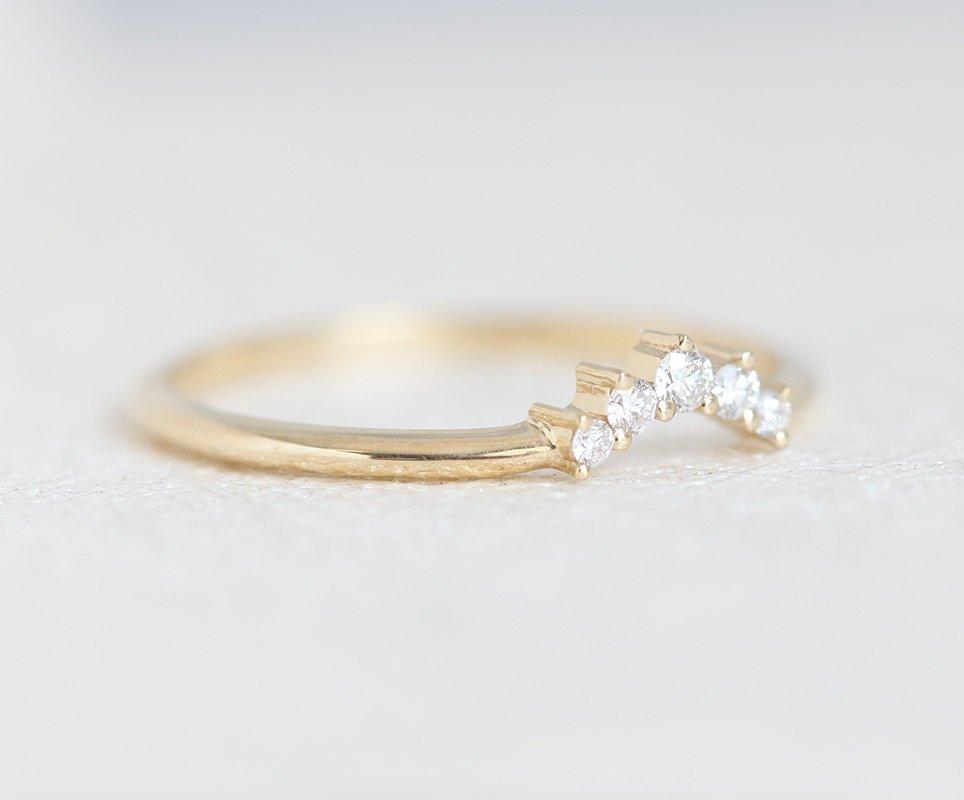 Round White Diamond V-Shaped Gold Ring