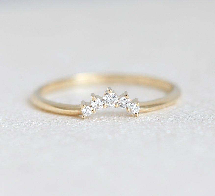 Round White Diamond V-Shaped Gold Ring