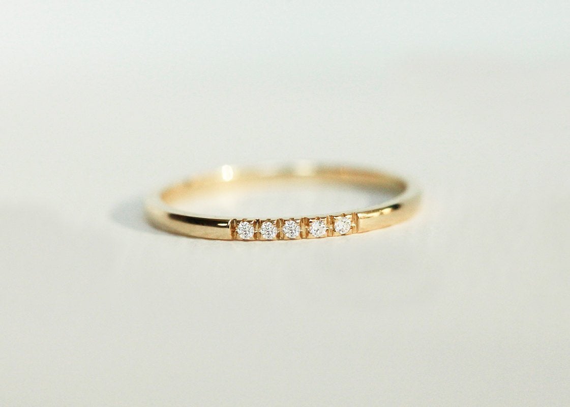 Round White Diamond Simple Wedding Band