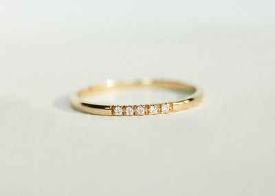 Round White Diamond Simple Wedding Band